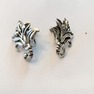 Sterling Silver Screw Back Earrings.